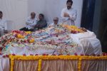 at joy mukherjee funeral in Mumbai on 10th March 2012 (4).JPG